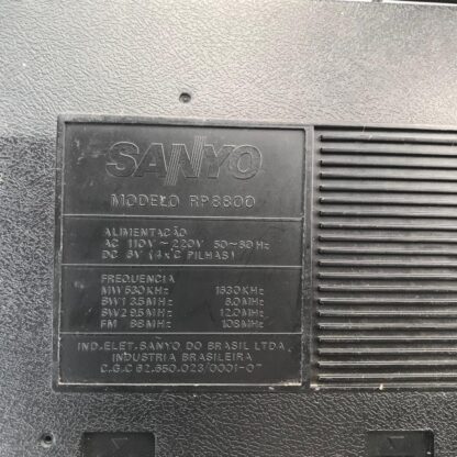 Rádio Antigo Portátil Sanyo RP 8800 Anos 80 Vintage AM FM - Image 4